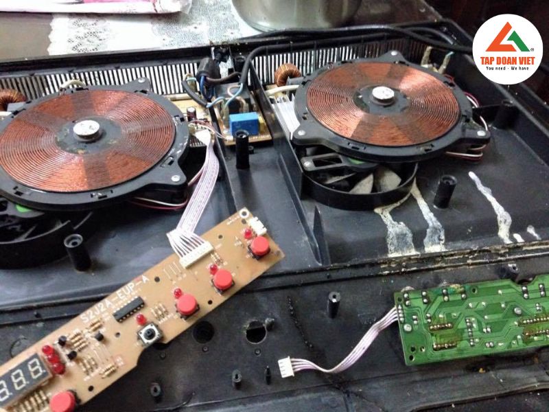 Tại sao bếp từ không lên điện và cách sửa hiệu quả
