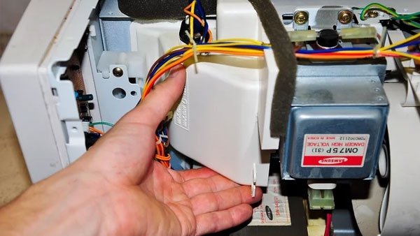 Chuyên sửa lò vi sóng giá rẻ các lỗi thường gặp